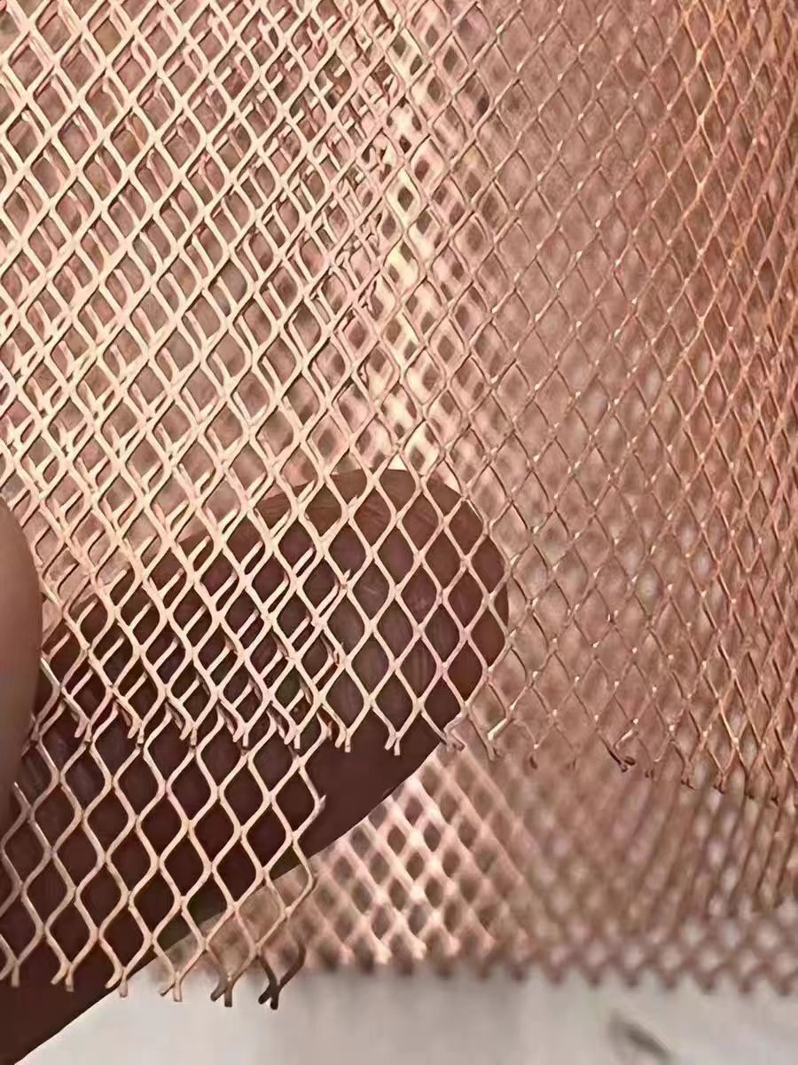 0.3x0.4mm Opening Expanded Metal Mesh Panels Red Copper Wire For Batteries