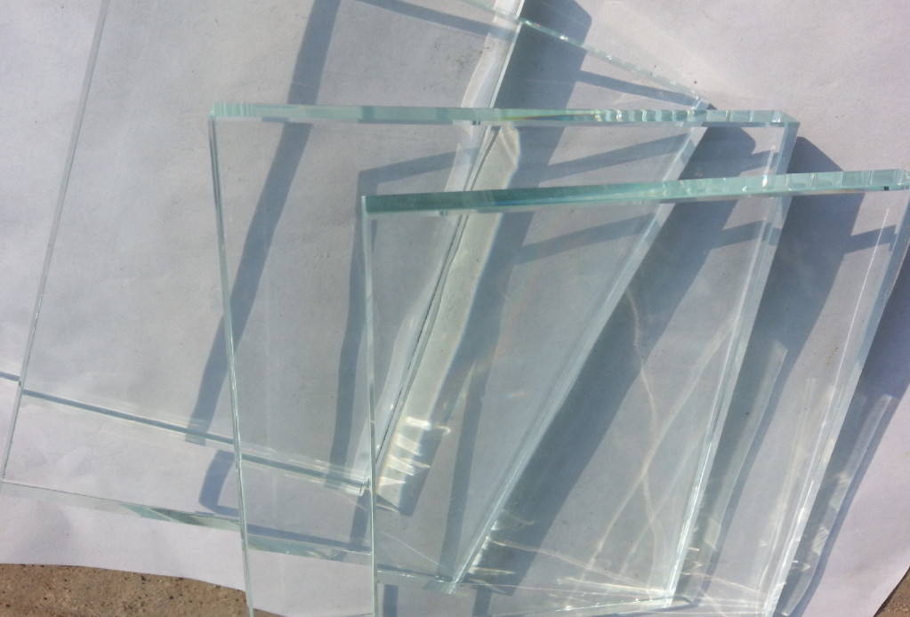 Ultra Clear Glass in Color Consistency for Windows, Doors and Building.