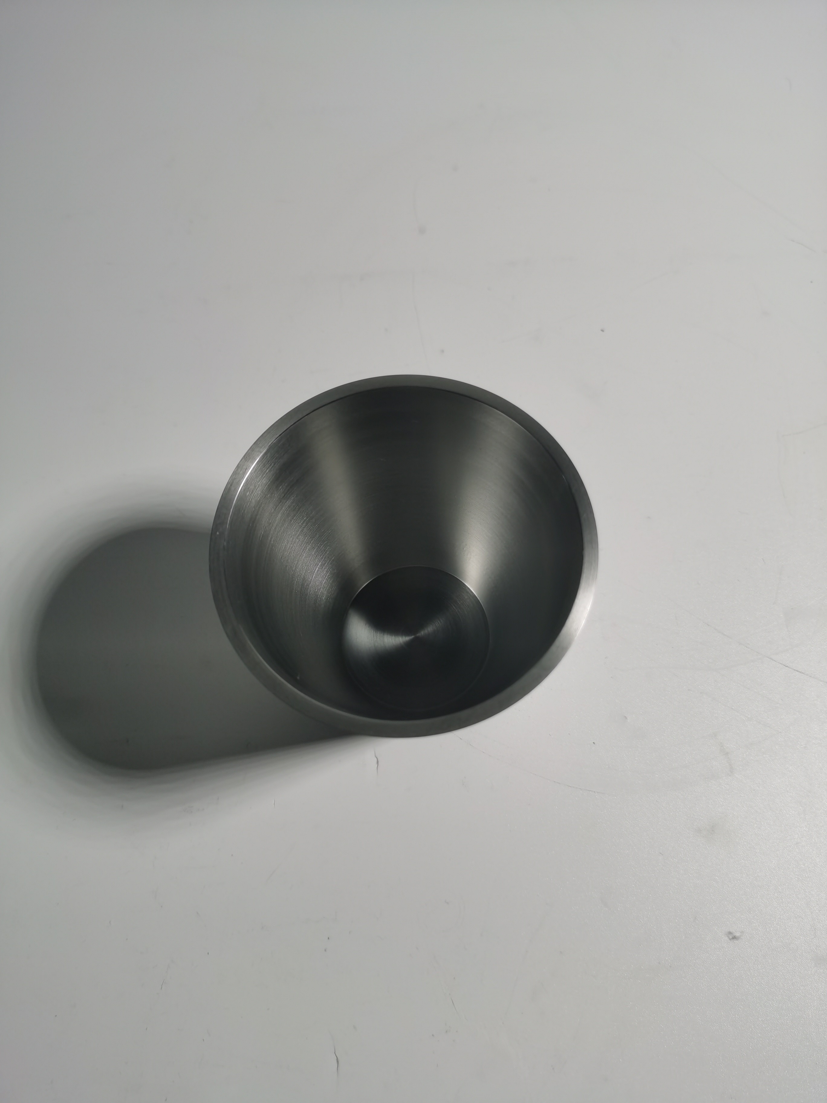 99.95% Pure Molybdenum Crucible Polished Customized