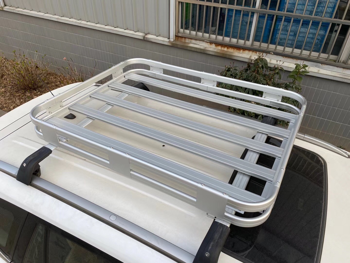 Aluminum 140x100cm Roof Rack Carrier , Vehicle Luggage Rack 12 Months Warranty