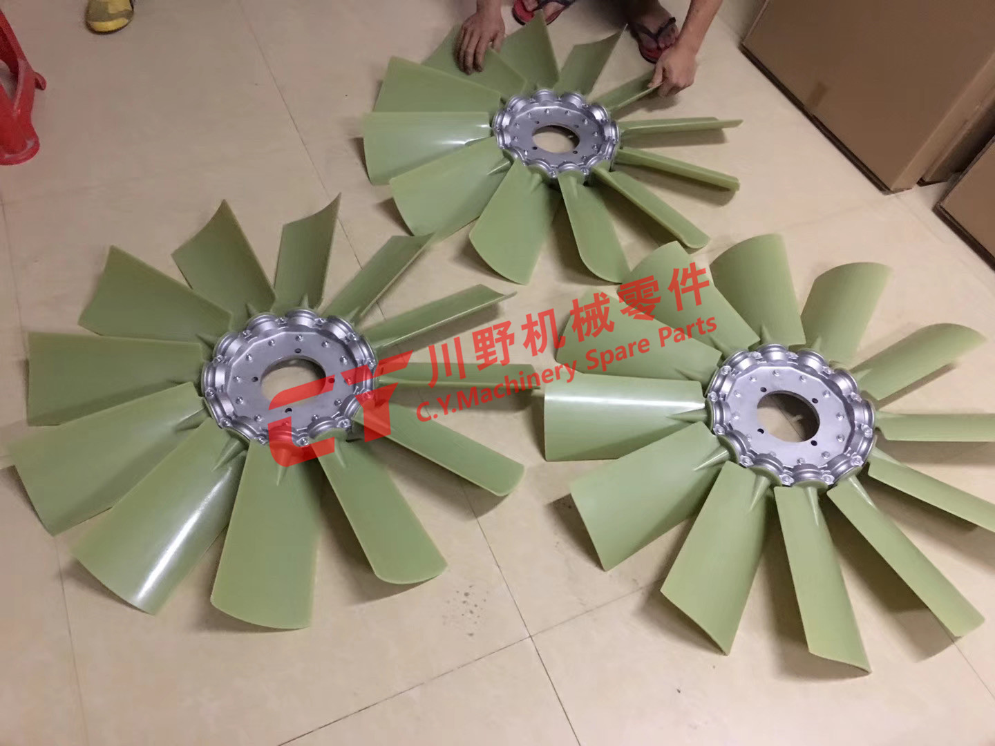 ZAX330 1136603321 1136603710 Engine Cooling Fan 6 Blade 12 Blade 6HK1