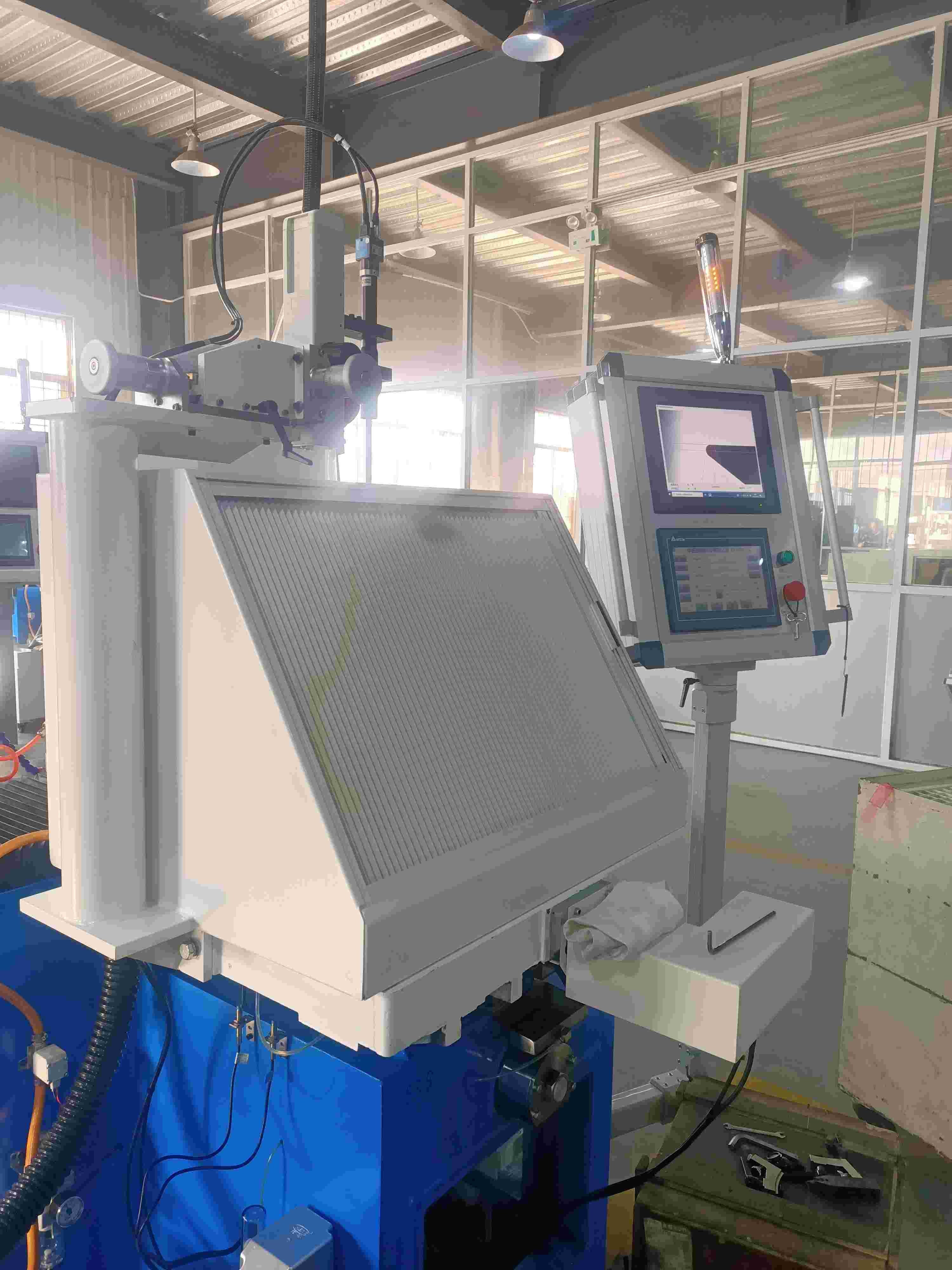 Automatic PCD / PCBN Grinder Machine With 0-70mm Tip Radius