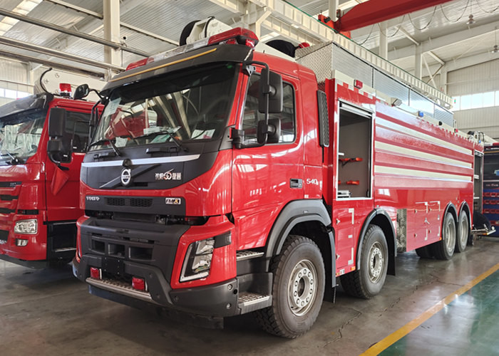Manual 120L/S Flow Monitor Water Tanker Fire Truck Vehicle with 85m Spray Range