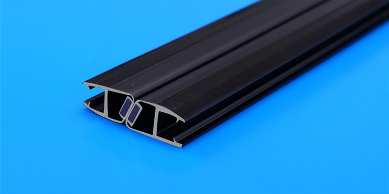 Surface Smooth Shower Screen Seal Strip Erosion Resistant Easy Installation