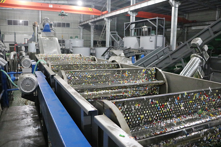 LDPE HDPE Plastic Washing Recycling Machine 2000kg/H PET Bottle Washing Line