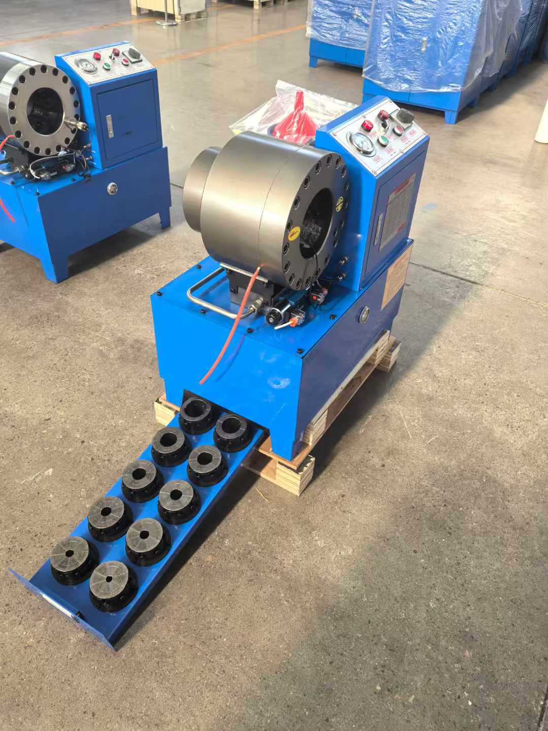 One-Piece Formed Material High Hardness Wear Resistance Long Service Life Oil Pump Pressure Hose Crimping Machine Dx68 Hose Crimper