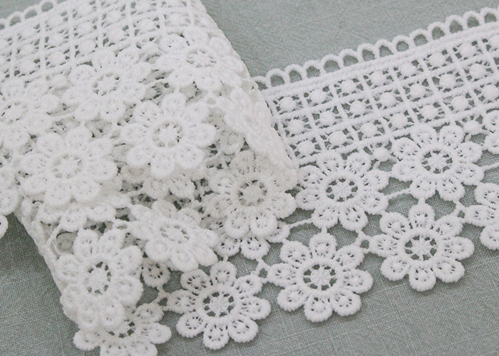 Water Soluble Daisy Venice Guipure Lace Trim , Embellishment Wedding Lace Border