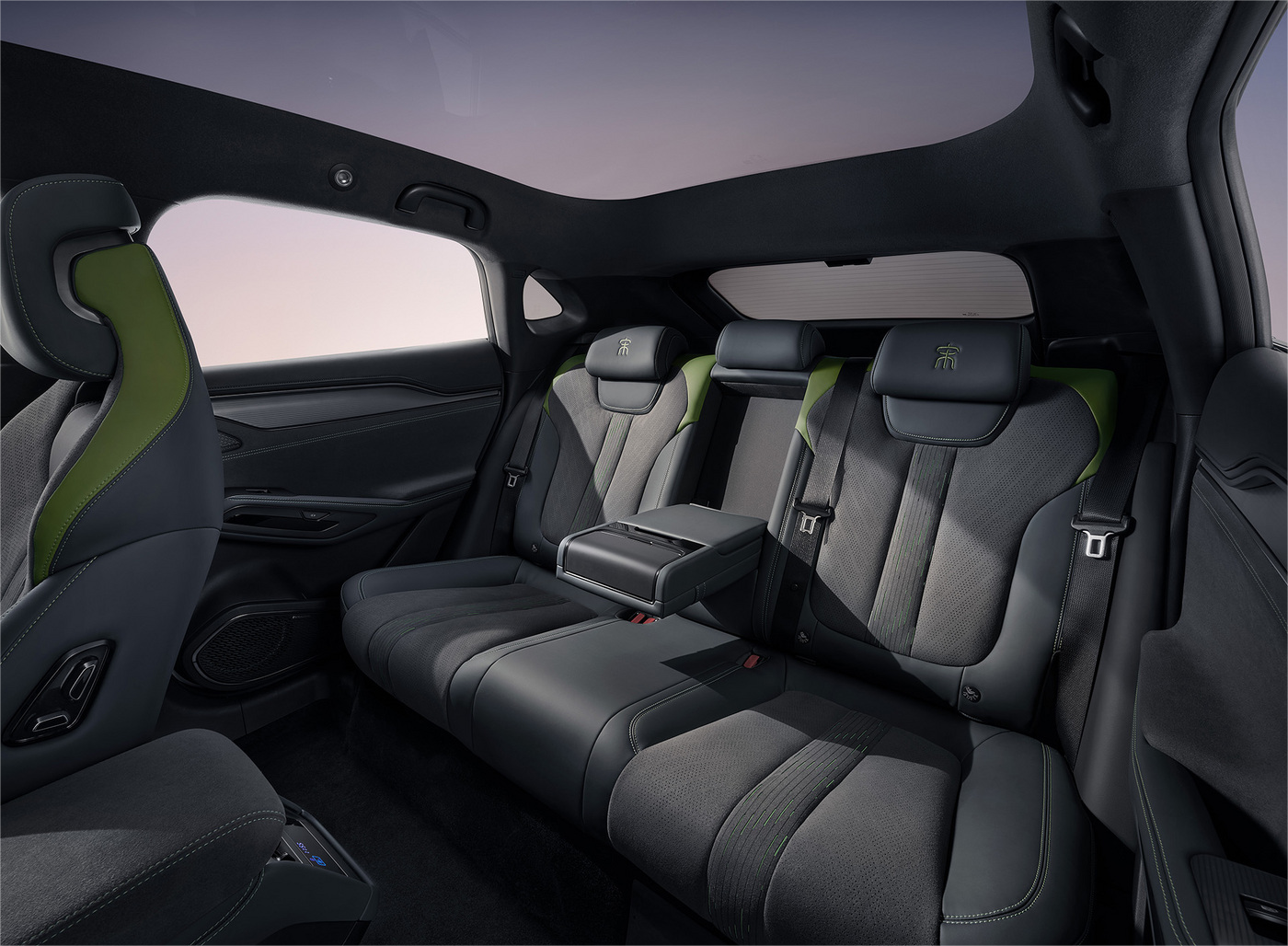 Experience the Thrill of Racing with BYD Song L Four-Wheel Drive and Panoramic Sunroof