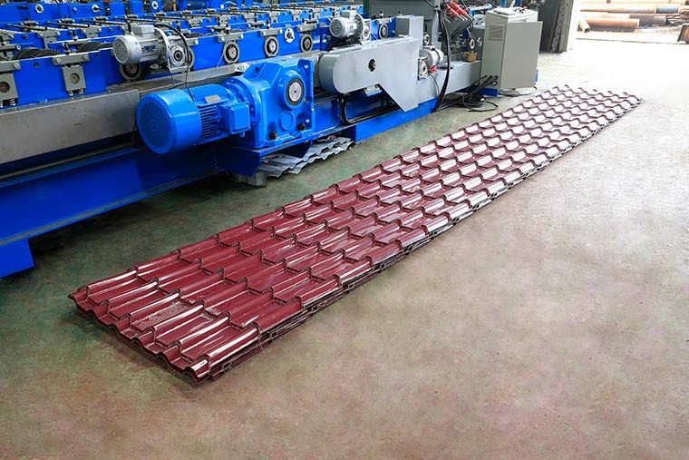 Metal Glazed Roof Tile Roll Forming Machine With High Production Speed