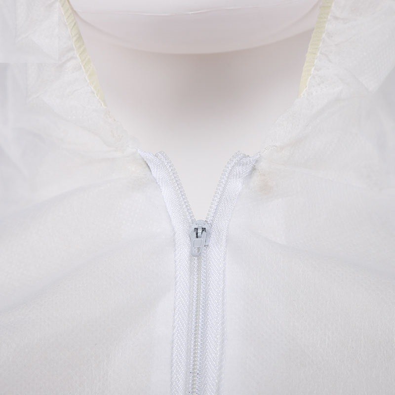 Overall Single Layer PP Nonwoven Full Coverage Moderate Protection Front Zipper Cheap Disposable Coveralls with Hood