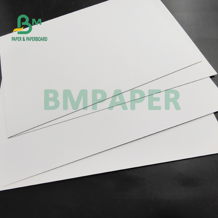 300gsm 350gsm White Uncoated Woodfree Paper Board For Invitation 72 x 102cm