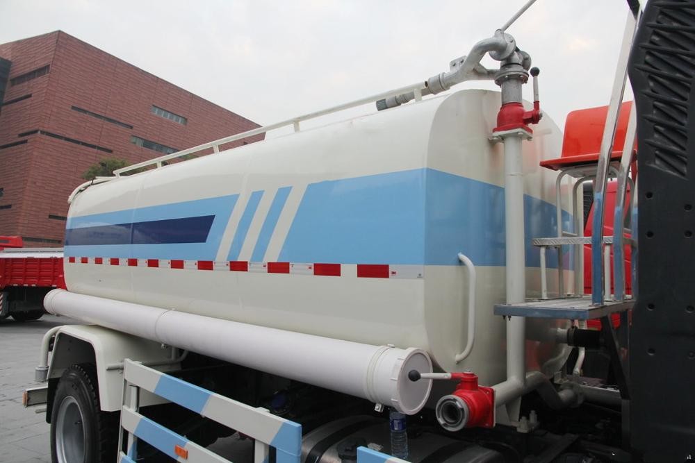 Howo 20000-30000 Liters 371HP Diesel Oil Transporter Fuel Tank Oil Tanker Truck