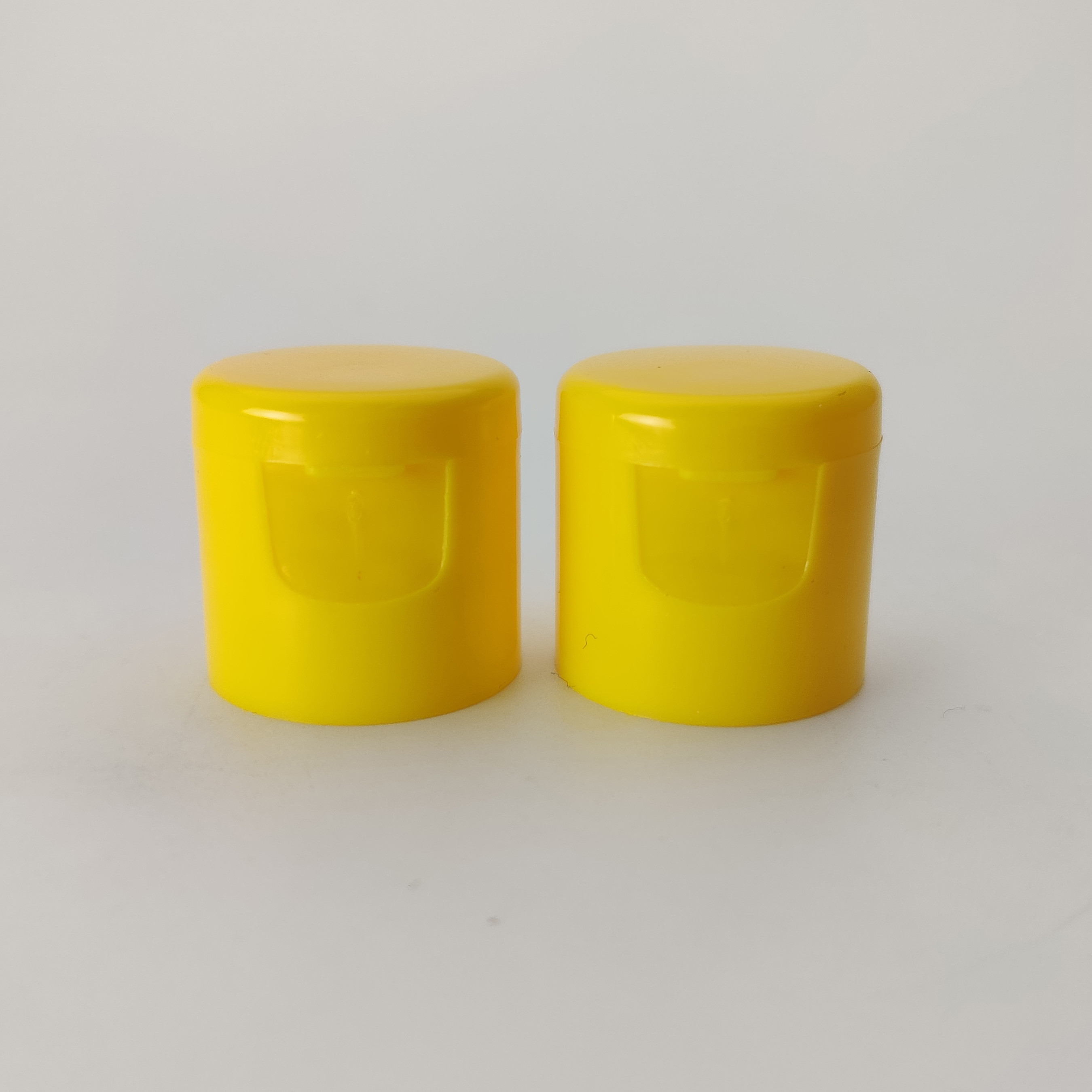 Screw Lock 20/415 PP Plastic Flip Top Cap For Shampoo Products