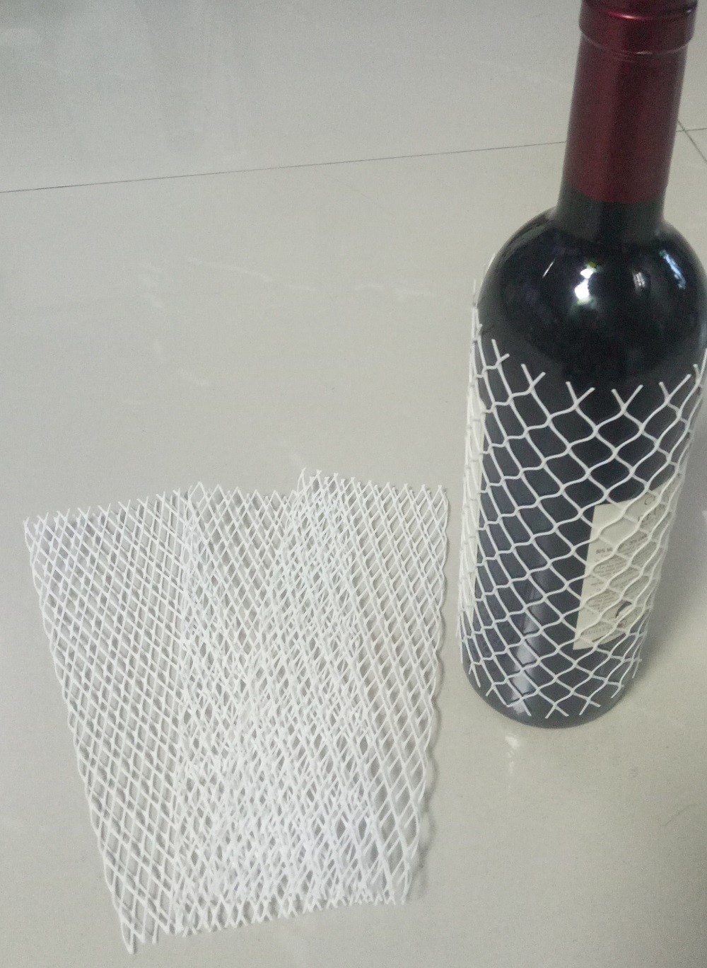 Tasteless Protective Netting Sleeve Wine Bottle Net PE Materials Customized