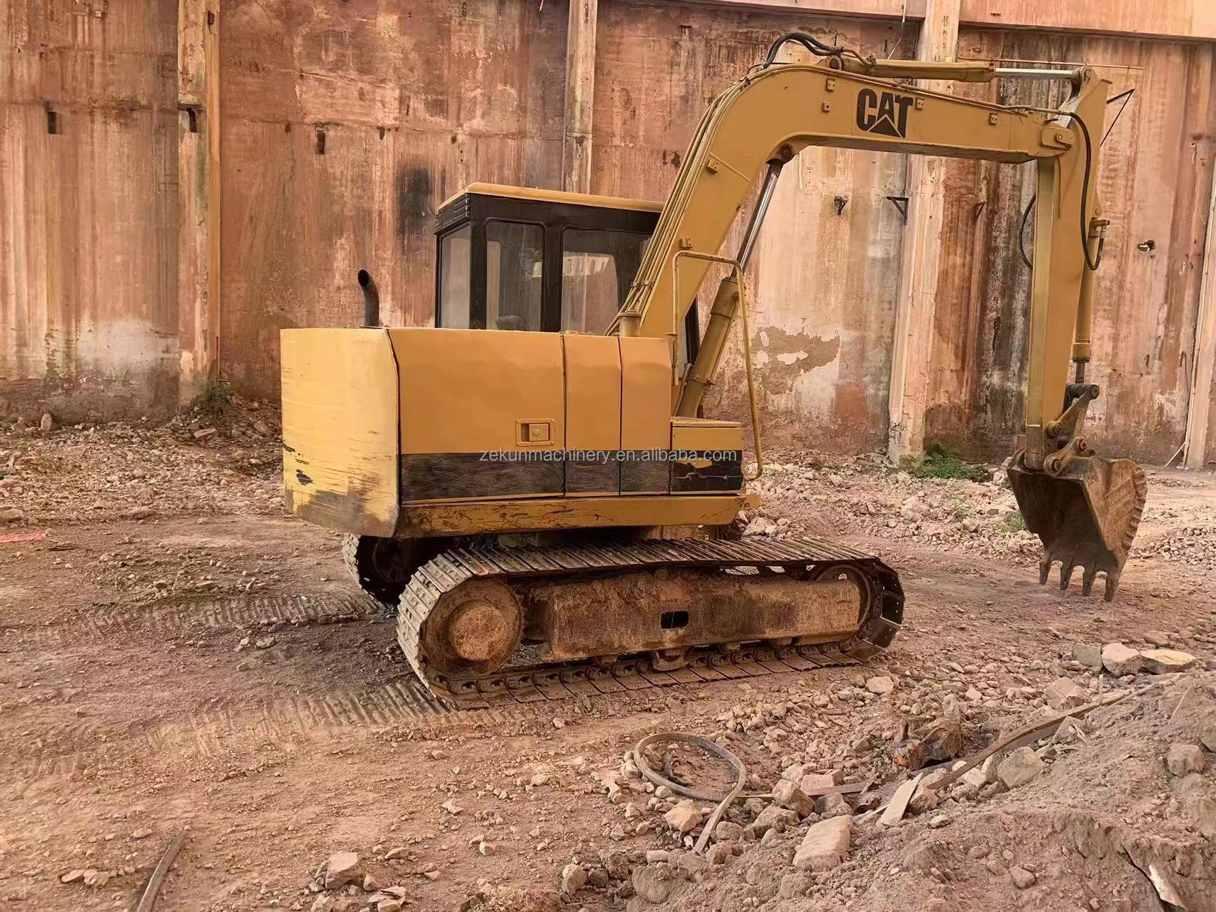Used CAT E70B Excavator in Japan with Mini Excavator Sizes and Original Japan Engine