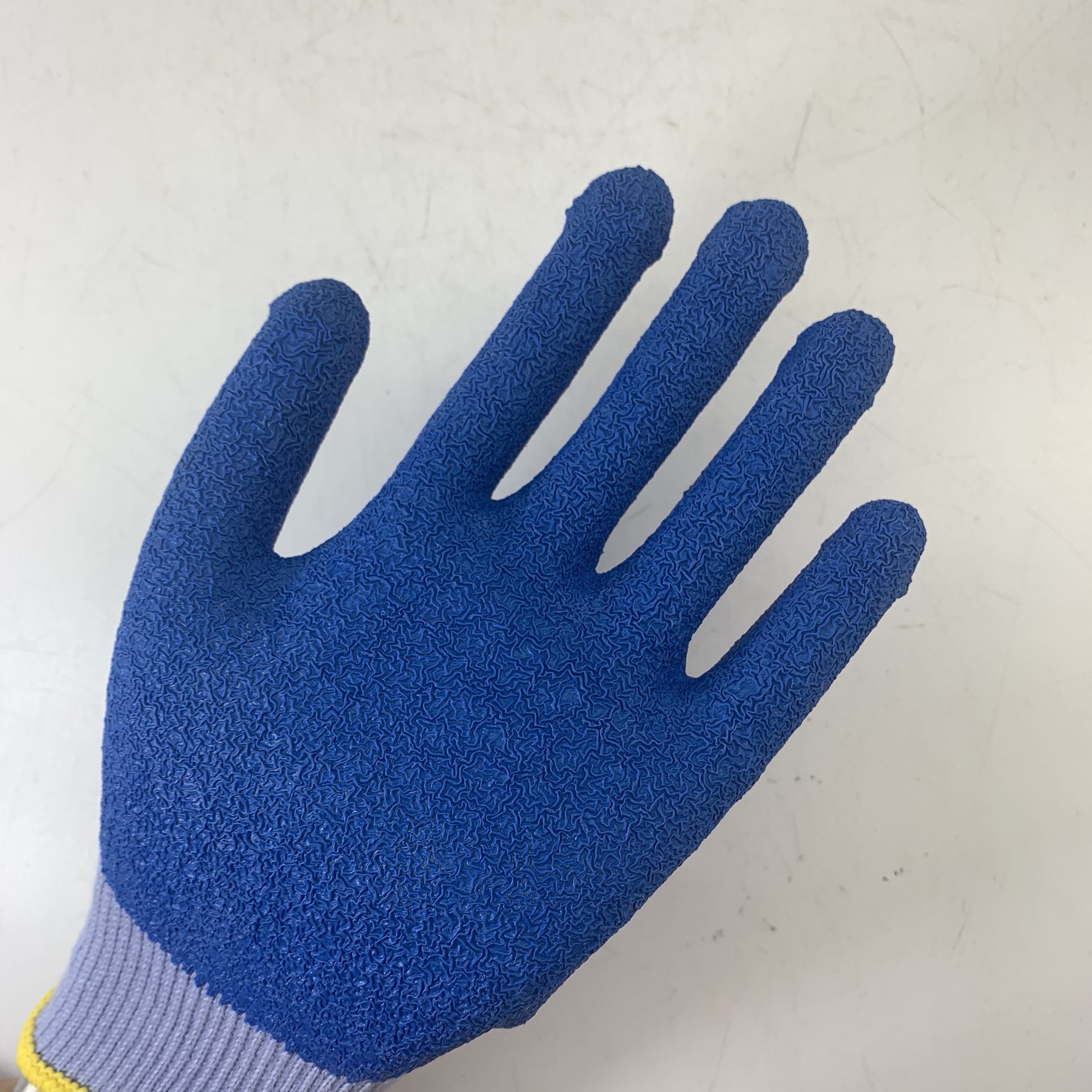 Green Polyester Latex Foam Gloves Breathable Wearable Builders Latex Gloves