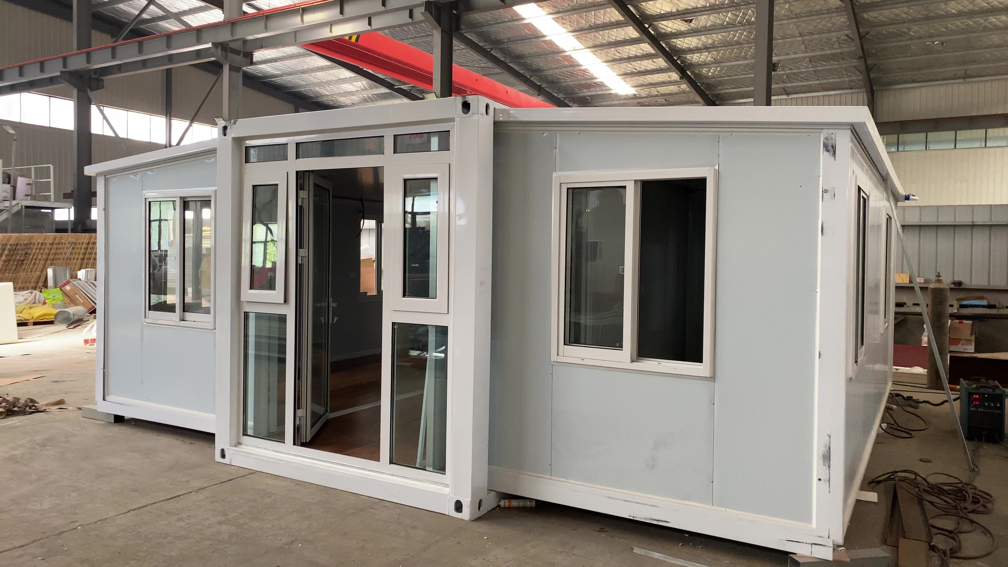 Portable Prefabricated Container House Eco Friendly Sandwich Panel For Warehouse