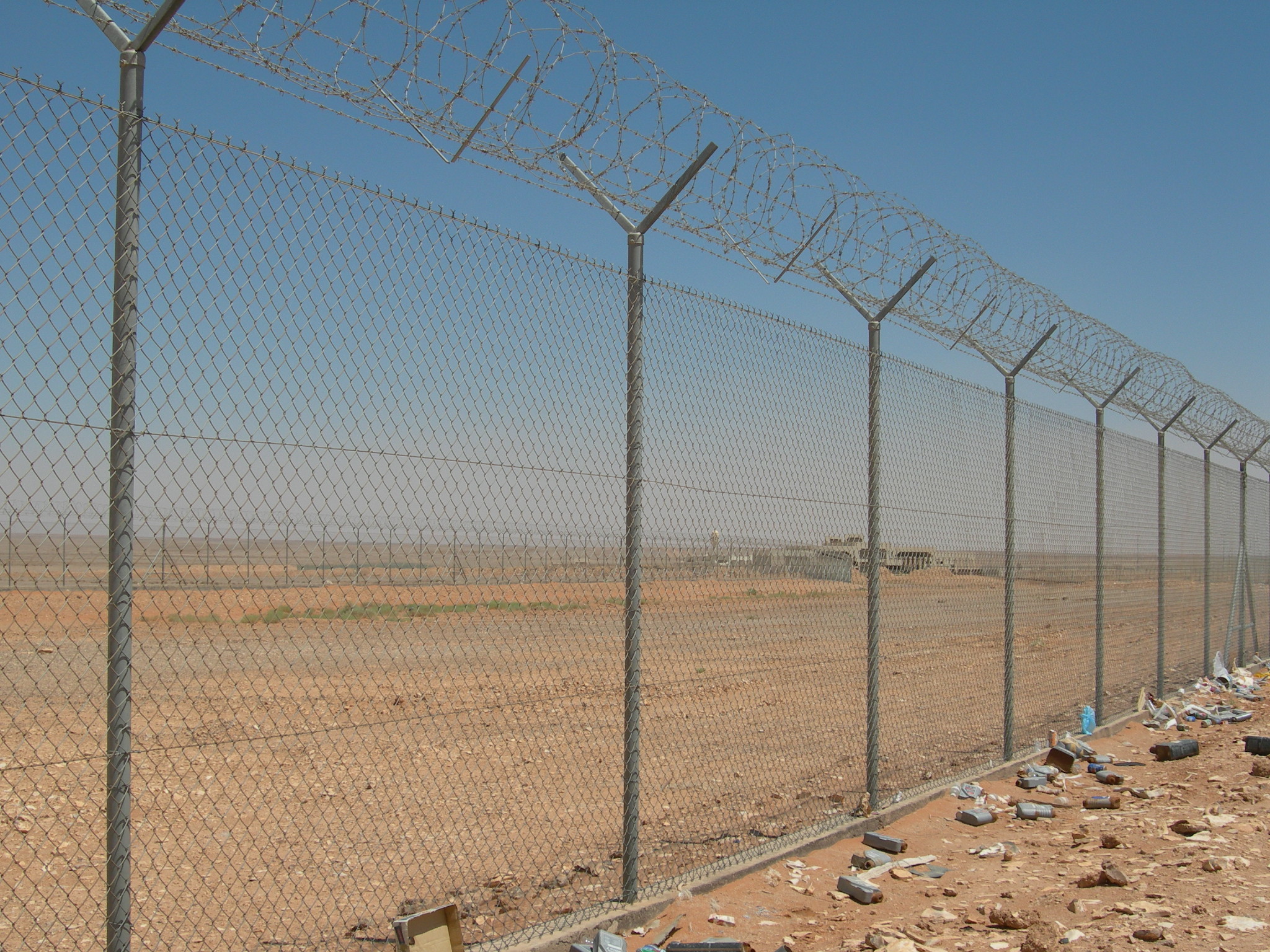 High Security Galvanized Chain Link Fence For Oil Field Fencing With Post