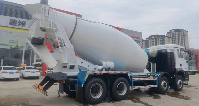 High Efficiency Shacman WEICHAI Concrete Mixer Truck with Cummins Engine