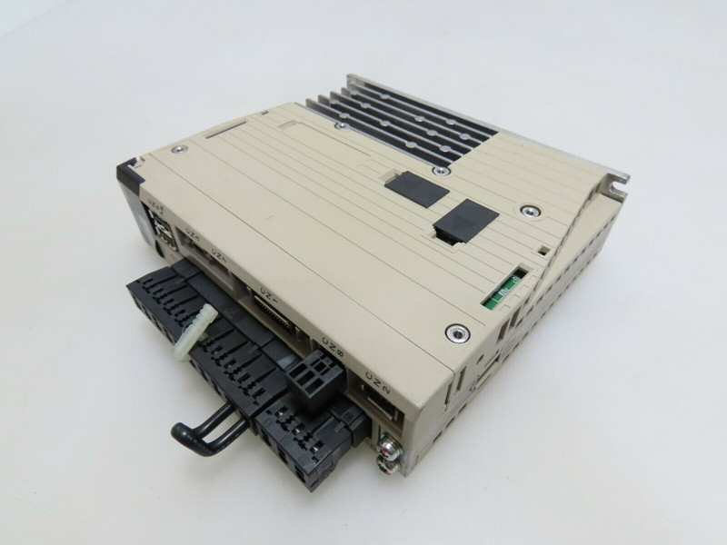 SGDV-R90A11A Yaskawa Three phase AC output logic control servopack