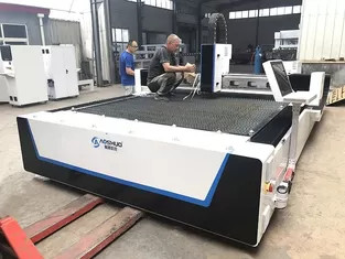 1500W 1070nm Aoshuo 2040 Metal Laser Cutting Machine
