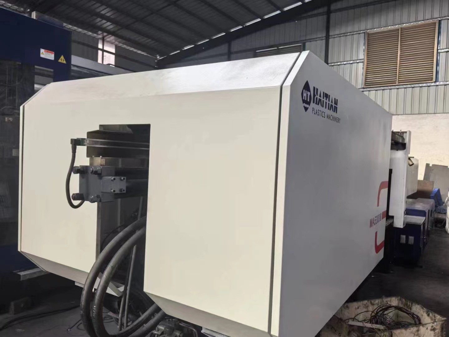 Used Horizontal Plastic Injection Molding Machine LK PT480 with 1959 Kg/cm2 Pressure