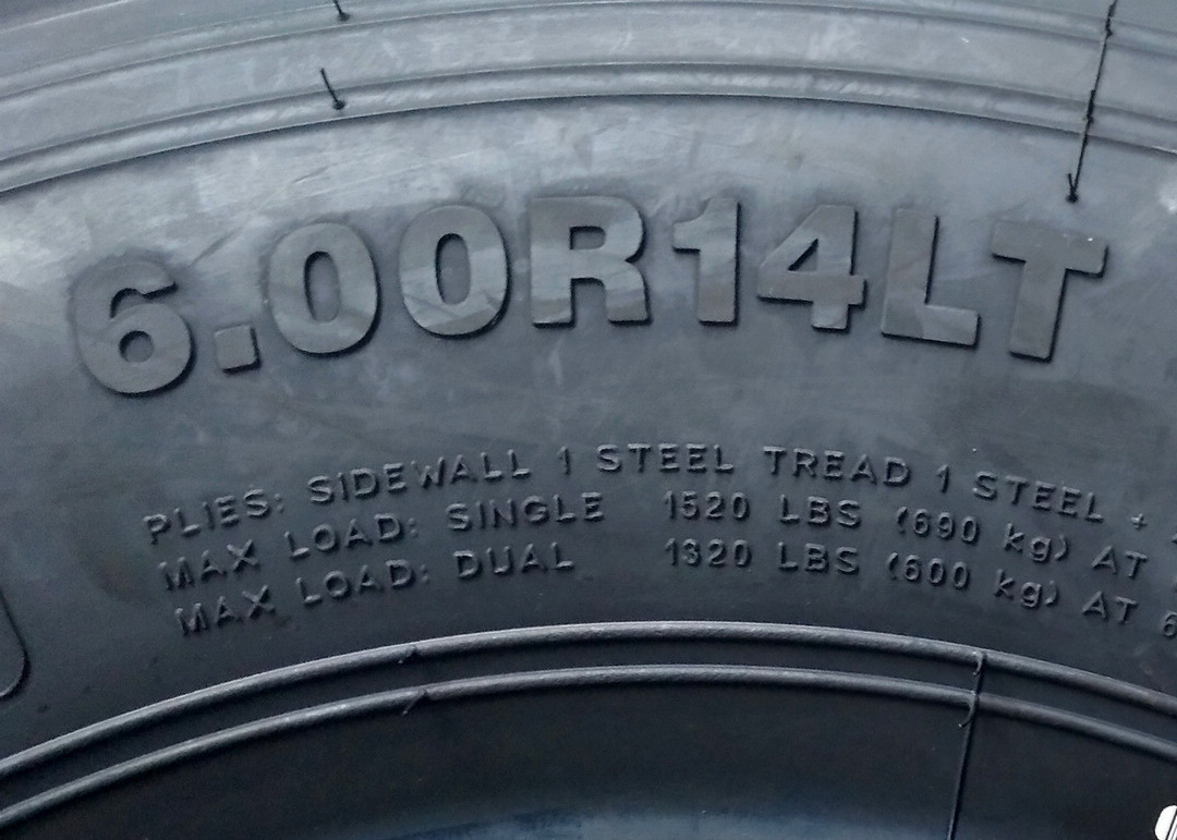 6.00R14LT Truck Bus Radial Tyres D Load Range With Reinforced Shoulder / Sidewalls