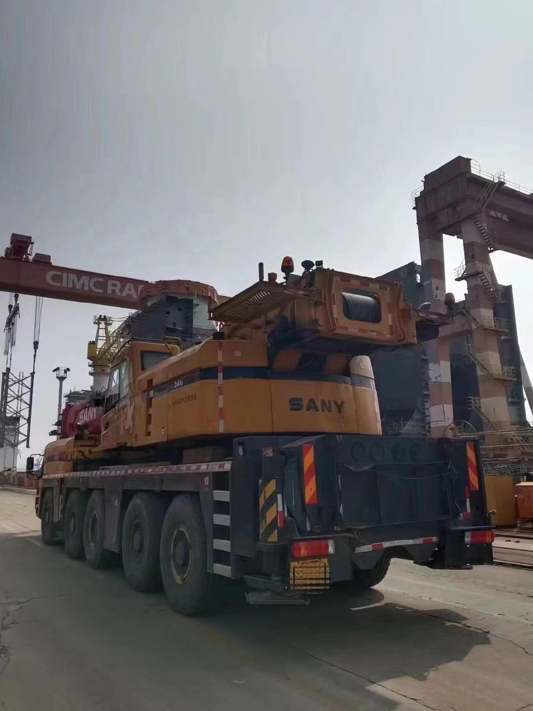 180ton Used Truck Crane Lifting Equipment Heavy Equipment Construction Machinery