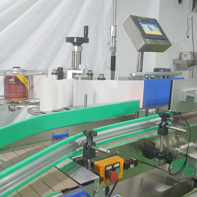 3-head Gear Pump Oil Filling Machine for Sealing Labeling and Packing Production Line