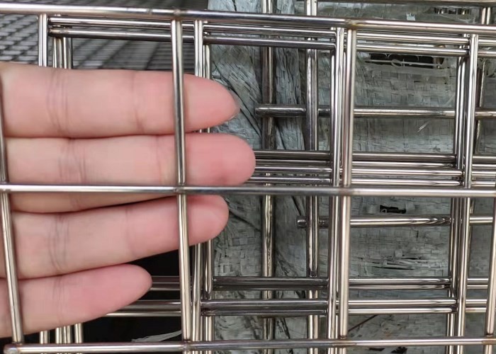Dipped Iron Rabbit Cage Stainless Steel Welded Wire Mesh Panel 2x4 3x3 5x5