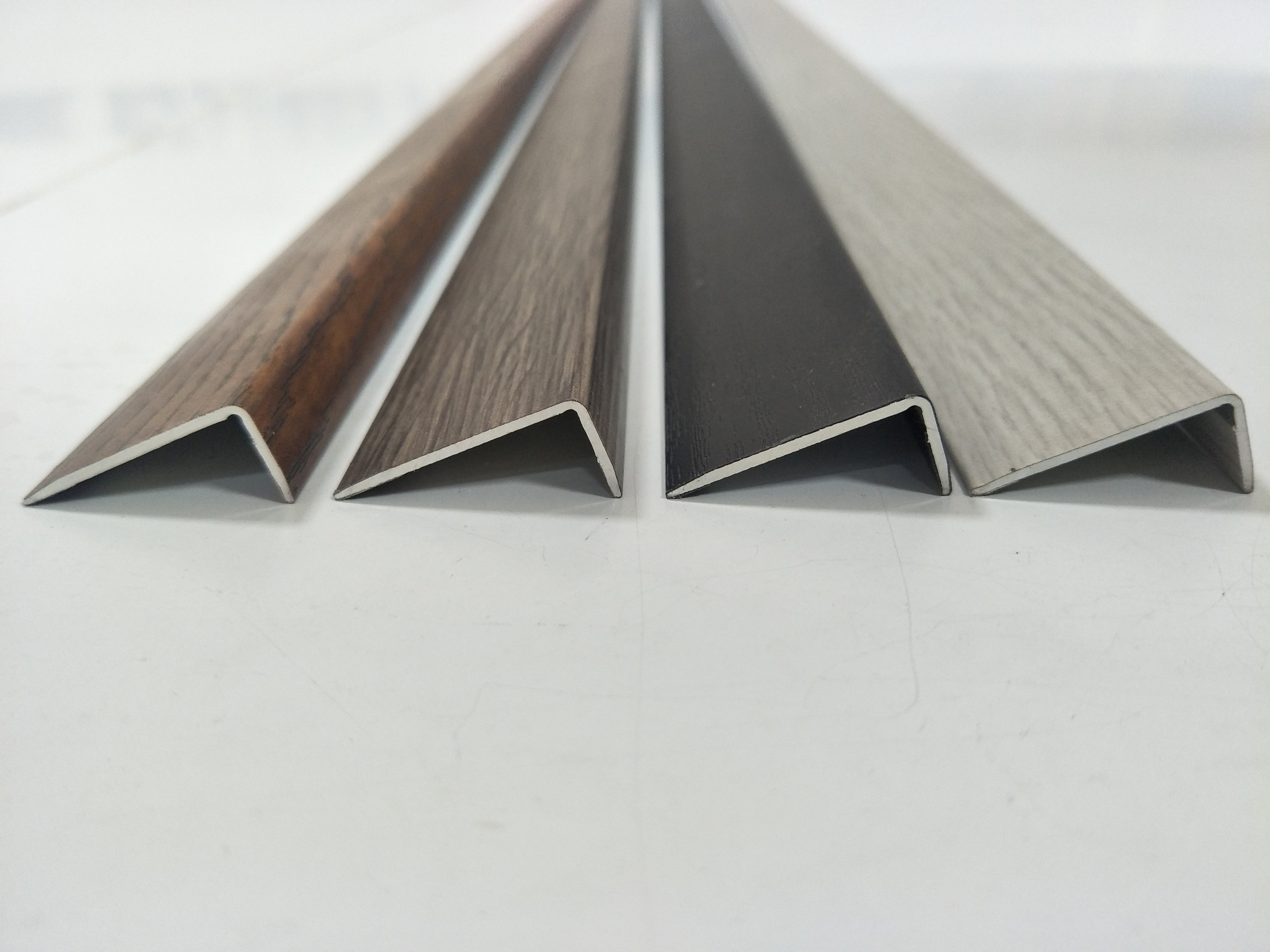 Easily Install Tile Trims With PVC Decorative Floor And Ceiling Corner Trips
