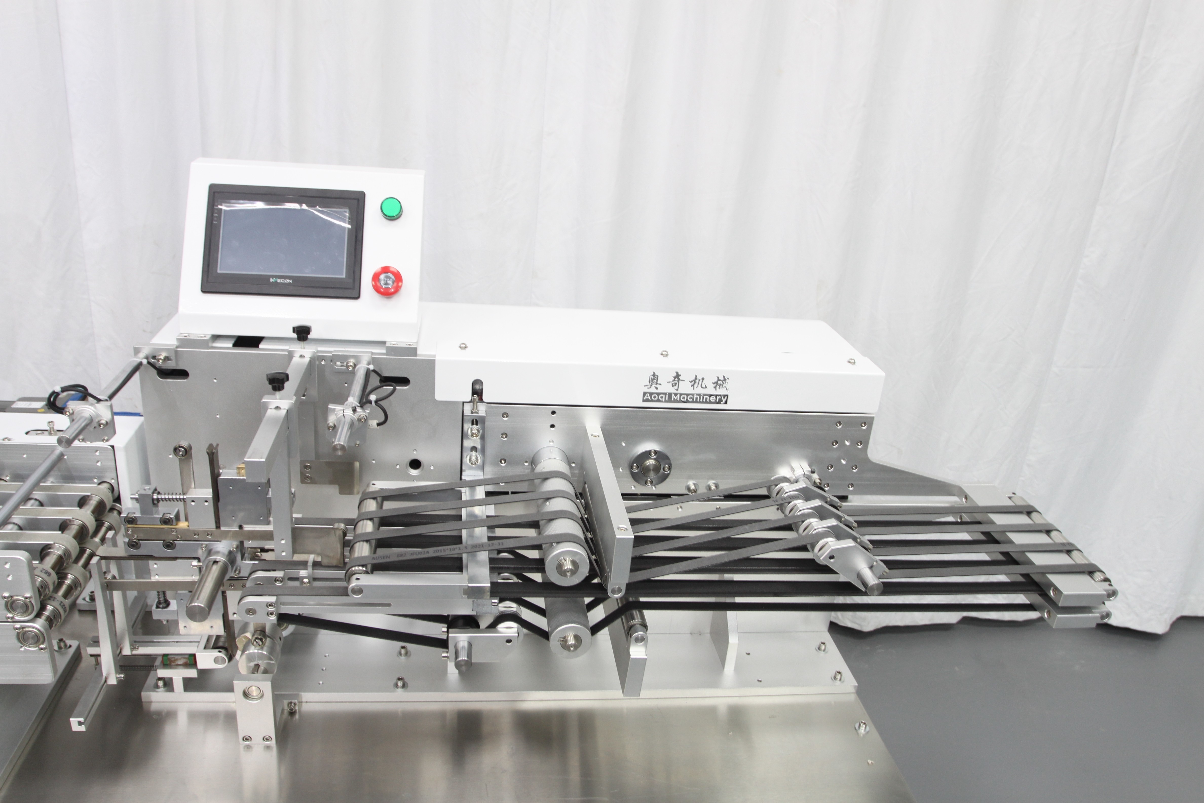 Durable Automatic Labeling Equipment Clamping Belt Conveying Type