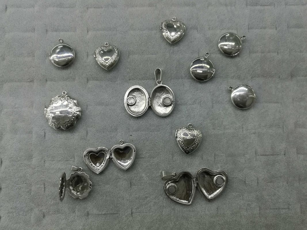 Unique Fashion 316L Stainless Steel Vintage Looking Casting Filigree and Enameling Floating Lockets,OEM Welcomed