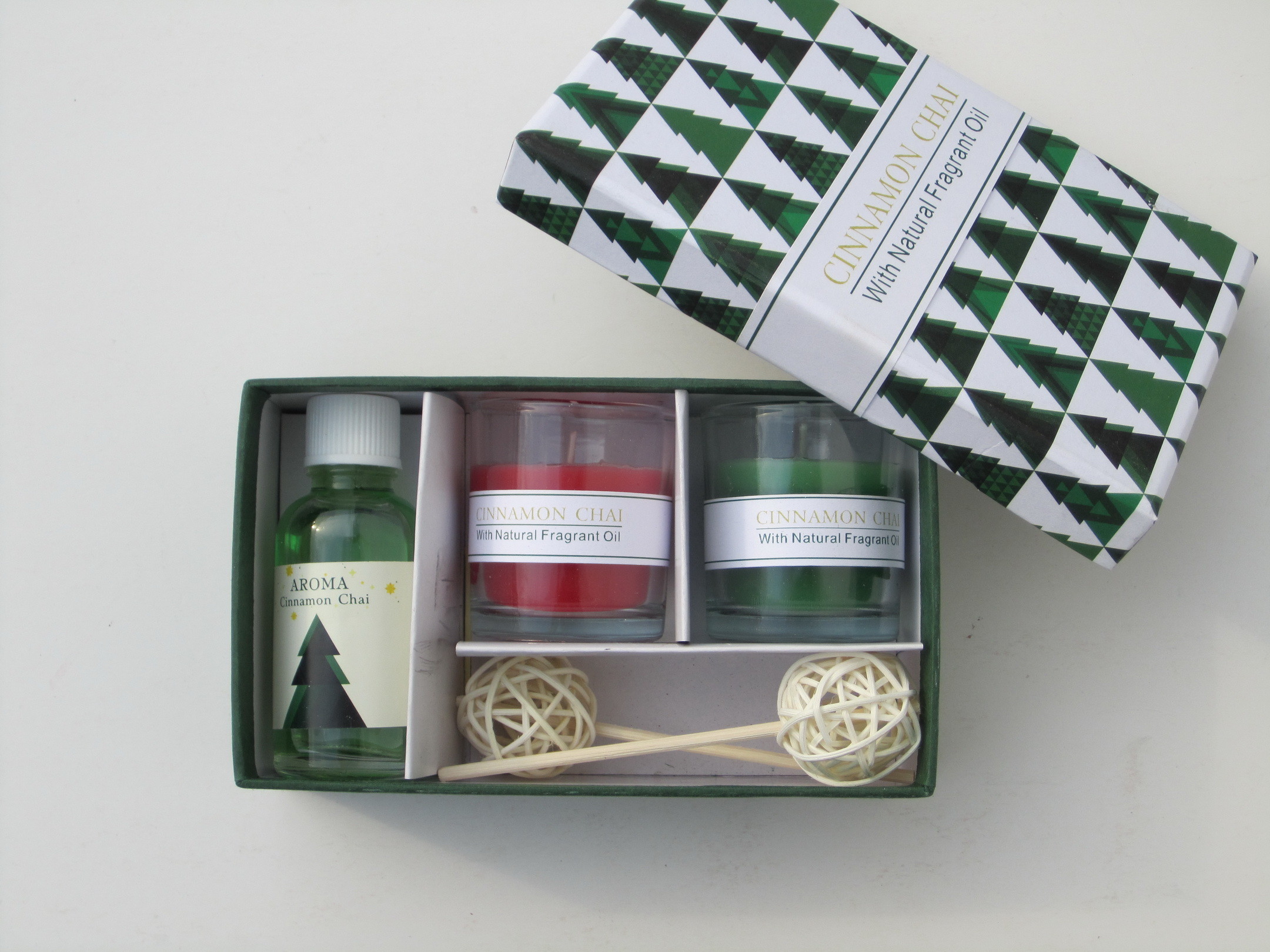Red & Green Cinnamon chai fragrance scented glass candle packed into gift box