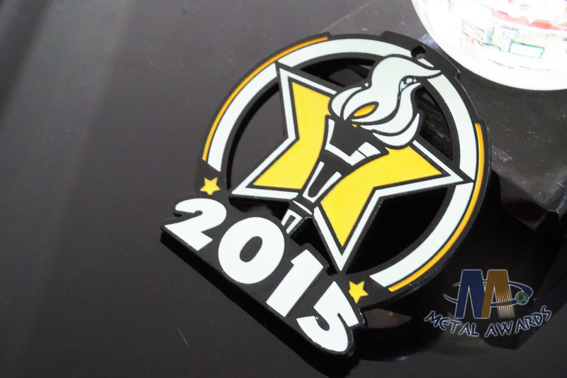 Custom Cut Out Sporst Running Metal Olympics Glow In The Dark Medals, Soft Enamel Despoke Ribbon