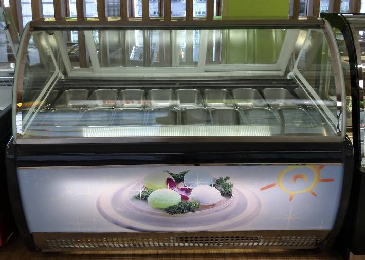 18 Pans LED Ice Cream Display Freezer Sliding Door Showcase