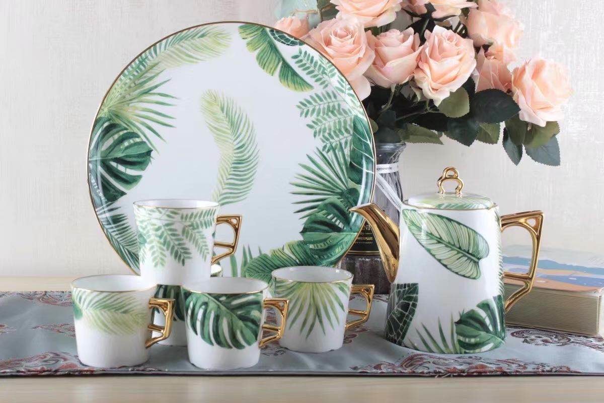 Upscale 300ml Personalized English Fine Bone China Tea Sets