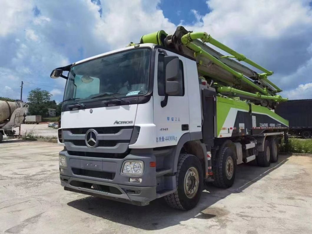 2019 Zoomlion 56m Concrete Pump Beton Pump for Concrete Mixer on Benz Chassis