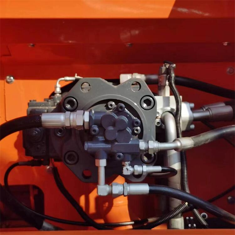 Original Korean Doosan DX225 Excavator in with Machine Weight of 22000 KG