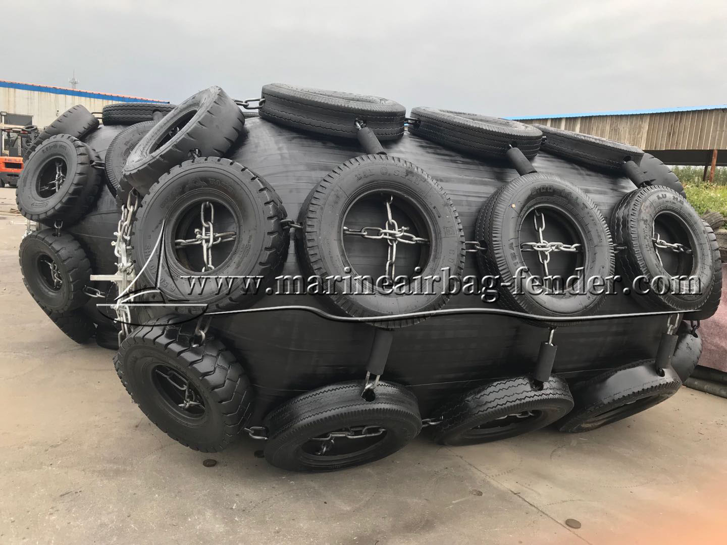 Marine Ship To Ship Floating Rubber Fender Aging Resistant Customized