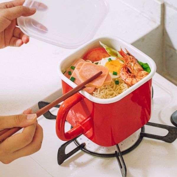 390g Classical Style Enamel Mug Incorporating Custom Colors Perfectly Matched to Instant Noodles Usage