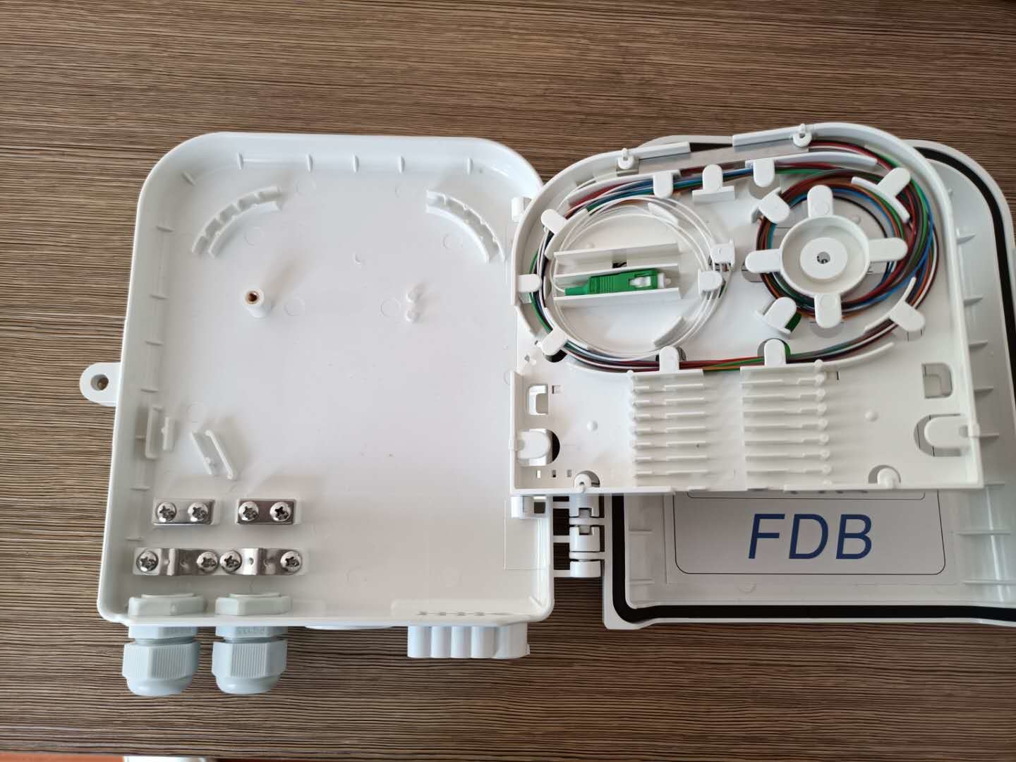 2 In 8 Out Drop Cable PLC Splitter Fiber Optic Termination Box