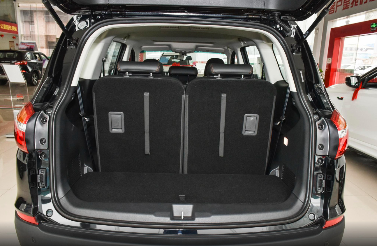 BWM X7 Medium Sized SUV 1.5T With 7 Seats 6 Speed Manual 180Km/H