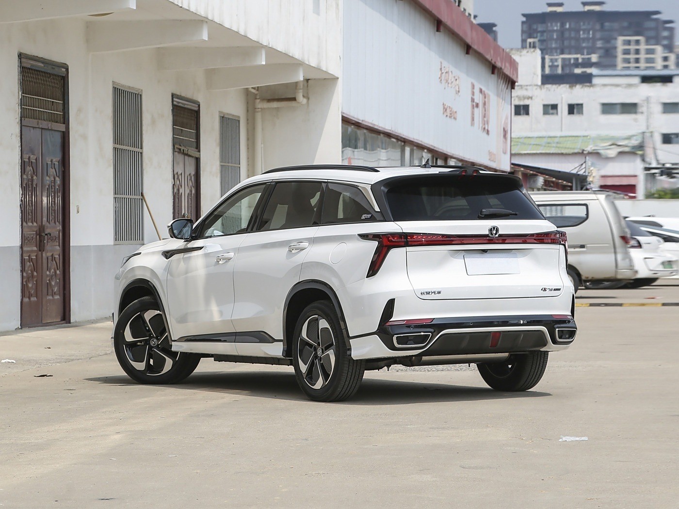 Changan CS75 Plus Smart Electric Idd 1.5T 150km Plug In Hybrid Vehicles 150 Hp