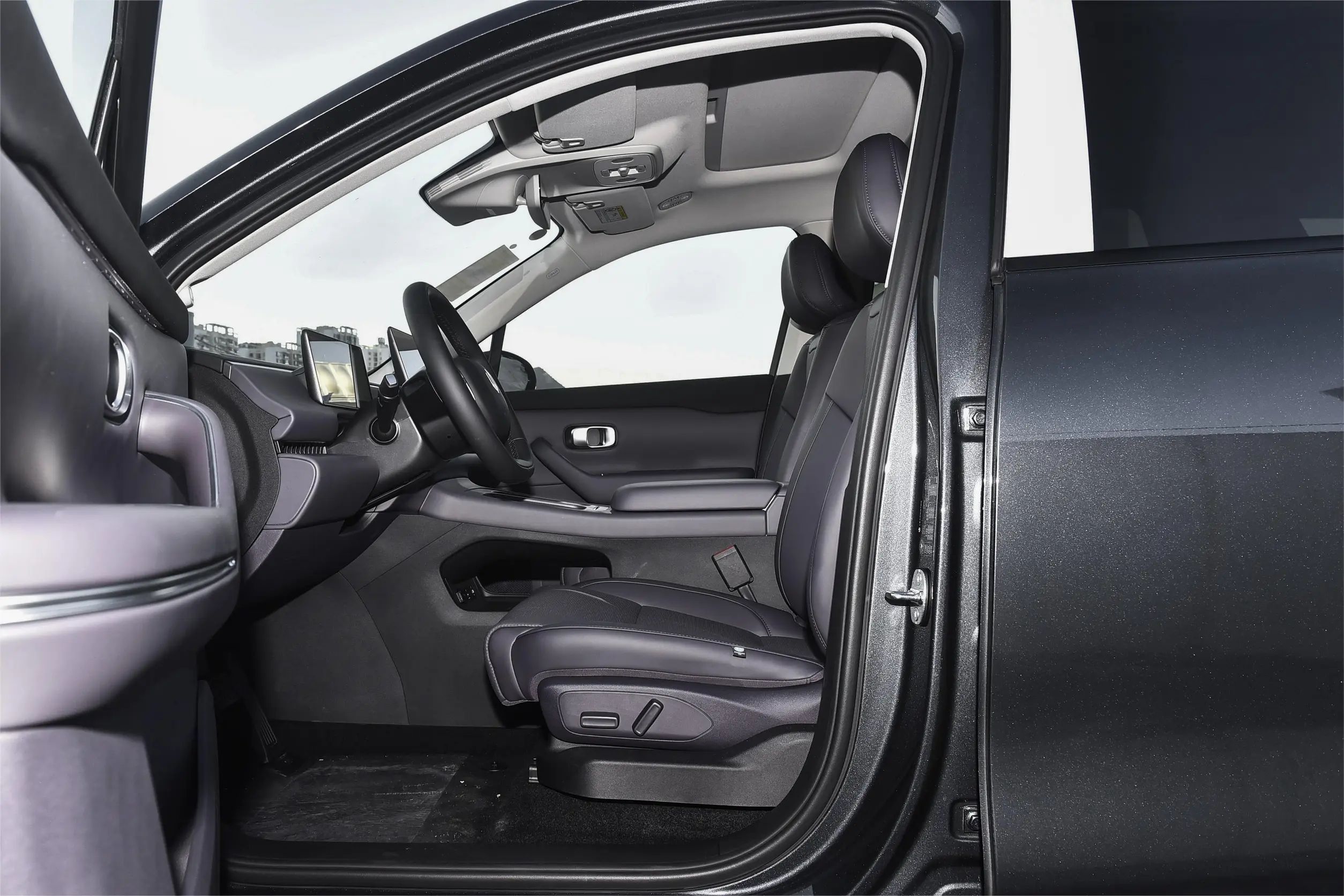 Leap Motor C16 Hybrid 5 Door 6 Seat SUV 170kmh 200 Electric Cars with Comprehensive Range of 1095km and Max Torque of 320Nm