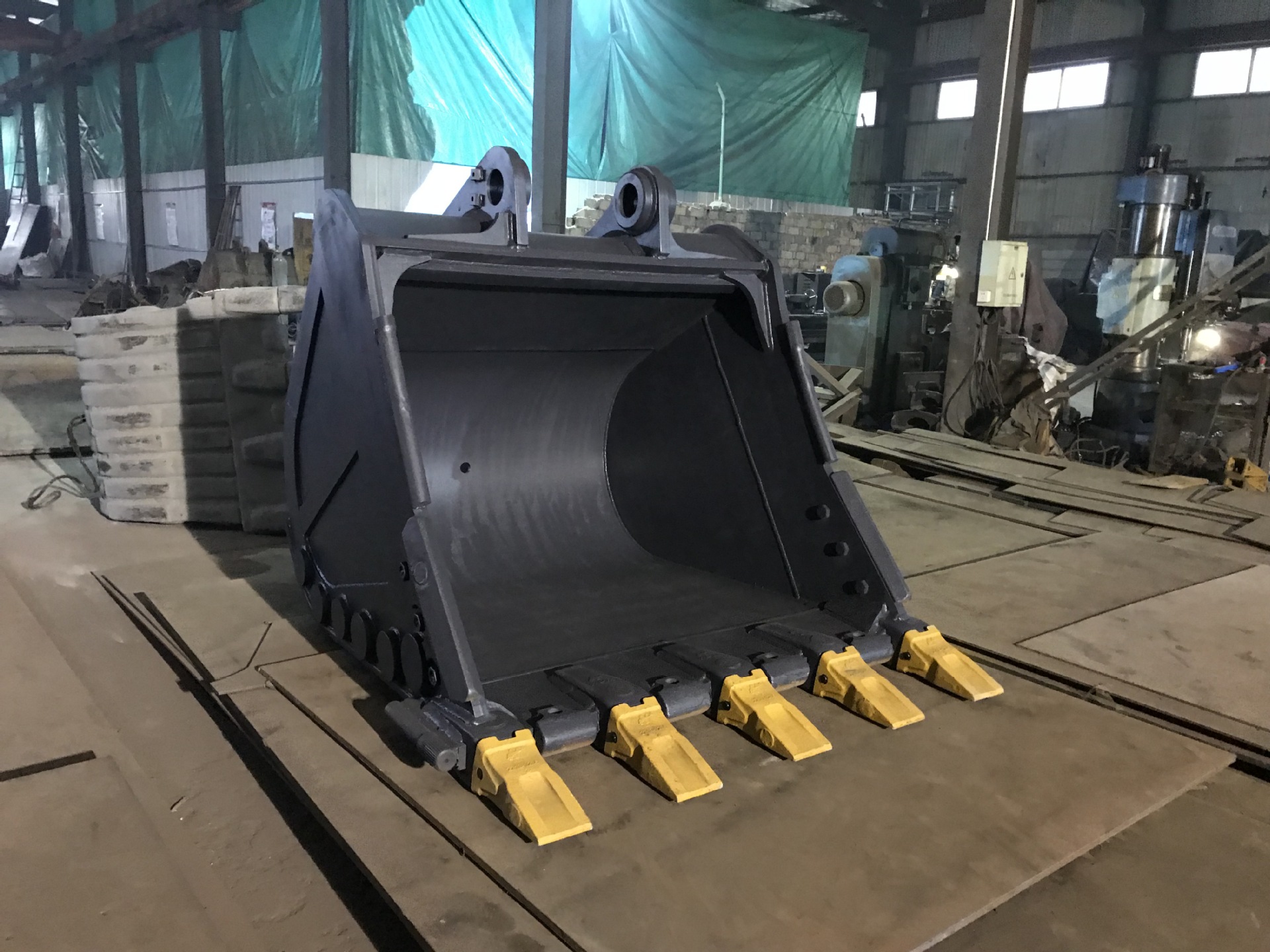 Excavator Heavy Duty Rock Digging Bucket Q355B For 20T - 100T Excavator Backhoe