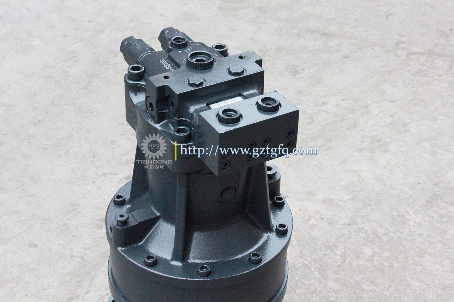 Hydraulic XE135D Excavator Swing Drive Motor SY135-8 Slew Device