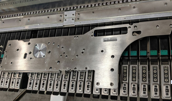 KXFW1KS9A00 SMT Feeder , SMT Spare Parts NPM Panasonic CM402 CM602 24V Tape Type 1