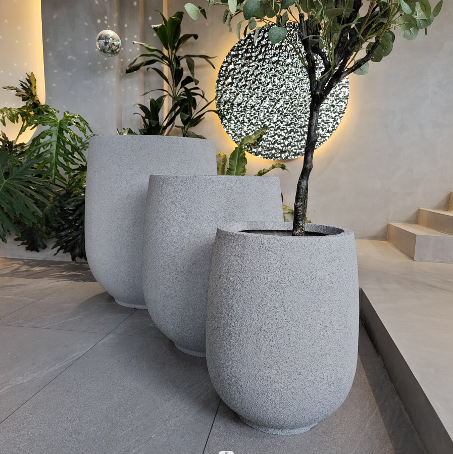 Indoor And Outdoor Fiberglass Flower Pots Resin Flower Planter China Wholesale