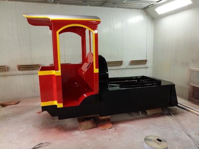 Pollution Free Trackless Train Amusement Ride With Smoke Steam Spray Device
